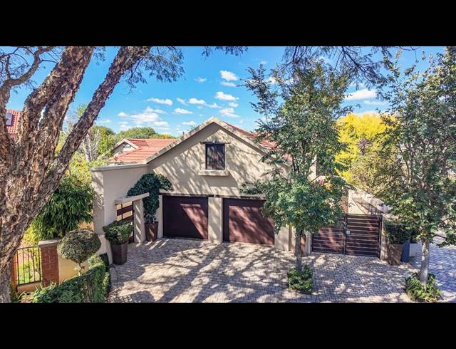 7 BEDROOM HOUSE FOR SALE IN MIDSTREAM ESTATE